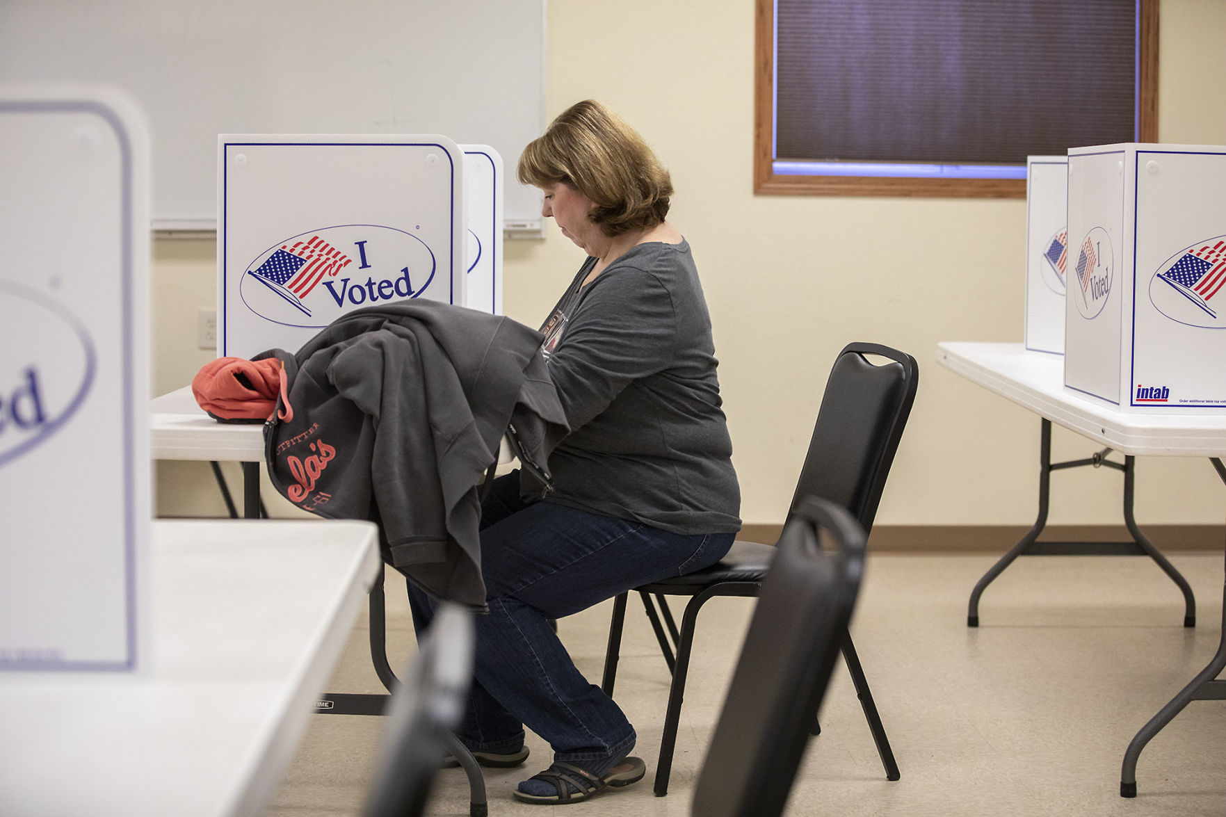 110718-nws-voting008